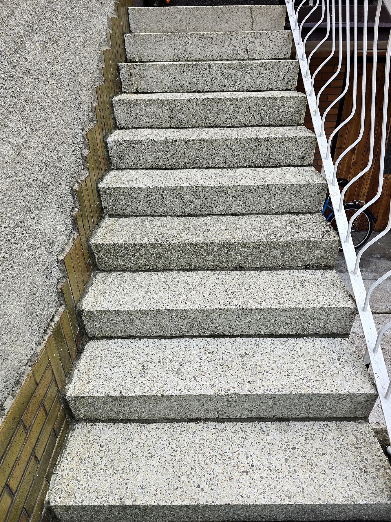 Čisté schody a přístupy po úpravě
